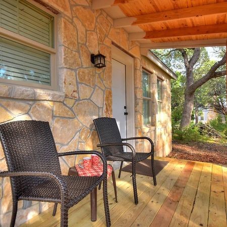 Cabins At Flite Acres - Mockingbird Cabin Wimberley Extérieur photo