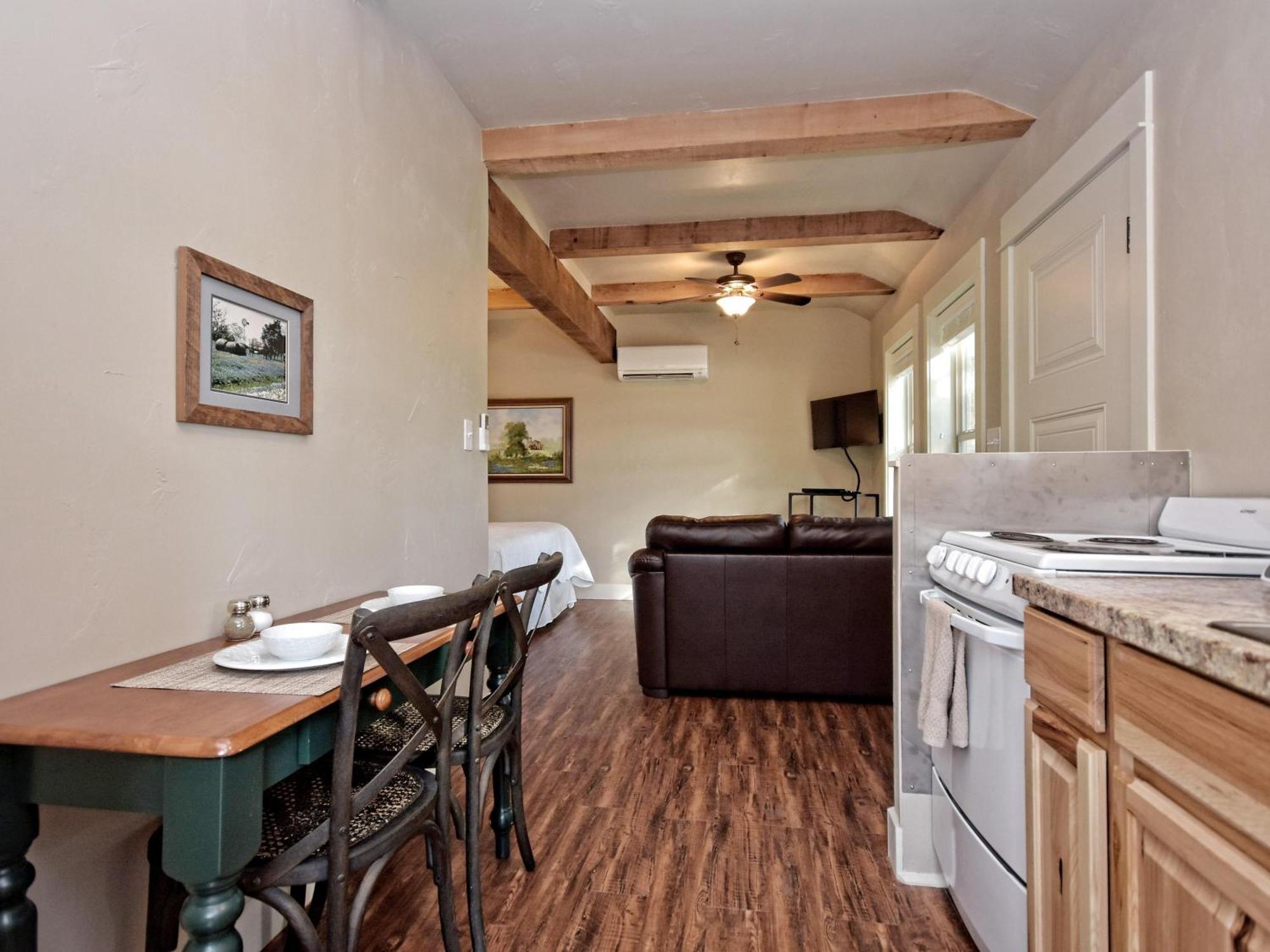 Cabins At Flite Acres - Mockingbird Cabin Wimberley Extérieur photo